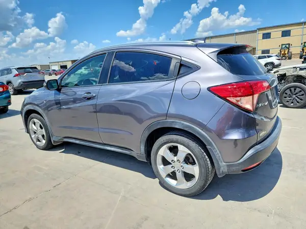 3CZRU5H71HM700963 2017 HONDA HR-V - Image 2
