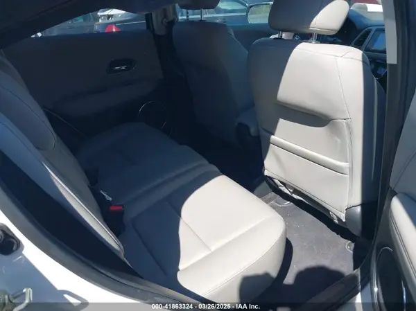 3CZRU5H71HM703166 2017 HONDA HR-V - Image 8