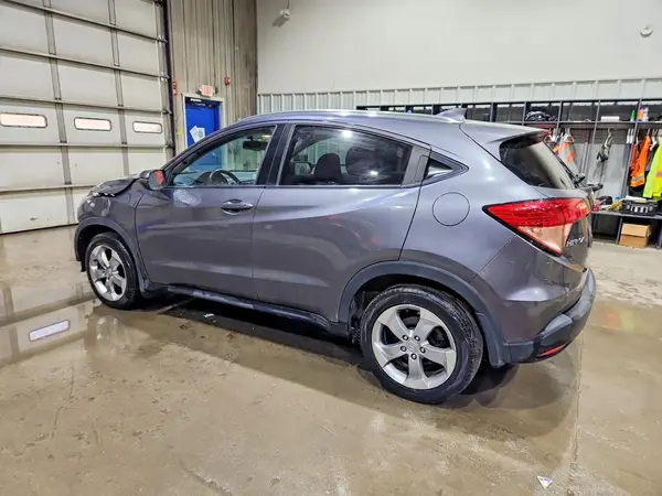 3CZRU5H71HM704821 2017 HONDA HR-V - Image 2