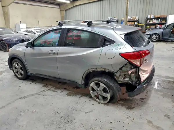 3CZRU5H71HM718878 2017 HONDA HR-V - Image 2