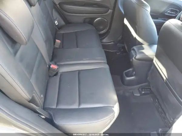 3CZRU5H71HM725975 2017 HONDA HR-V - Image 8