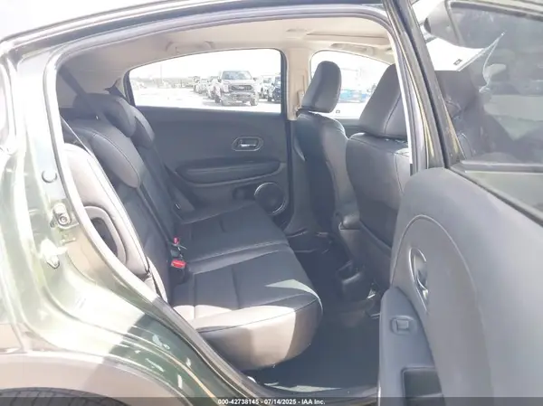 3CZRU5H71JM701438 2018 HONDA HR-V - Image 8