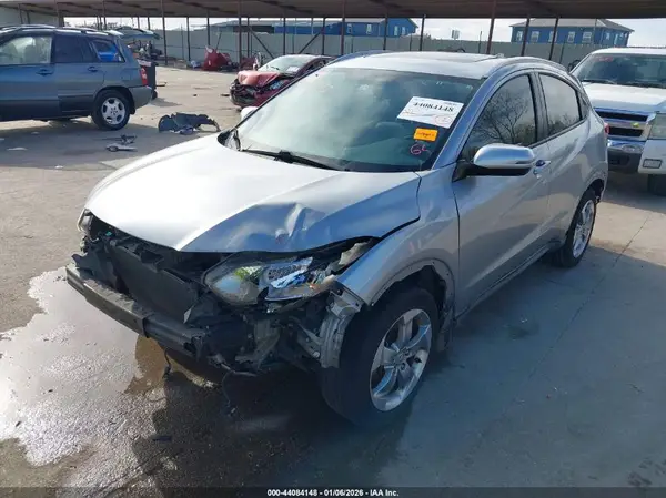 3CZRU5H72HM702687 2017 HONDA HR-V - Image 2