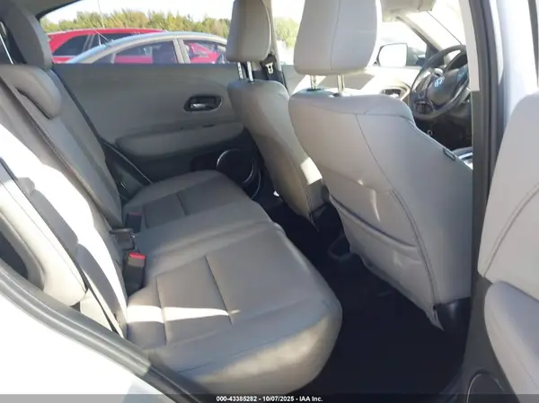 3CZRU5H72HM707548 2017 HONDA HR-V - Image 8