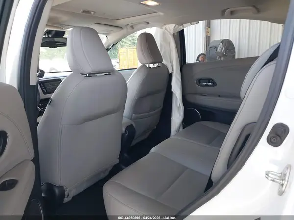 3CZRU5H72KM700672 2019 HONDA HR-V - Image 8