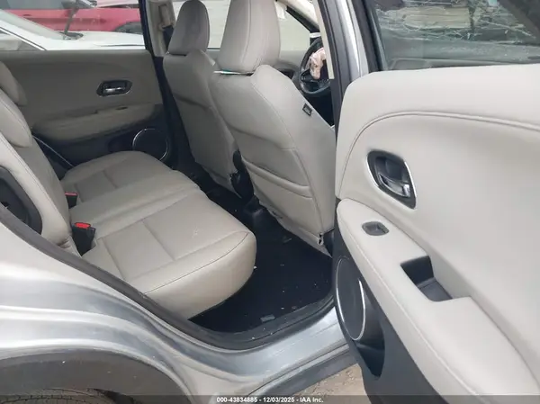 3CZRU5H72KM713230 2019 HONDA HR-V - Image 8