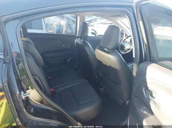 3CZRU5H72KM717651 2019 HONDA HR-V - Image 8