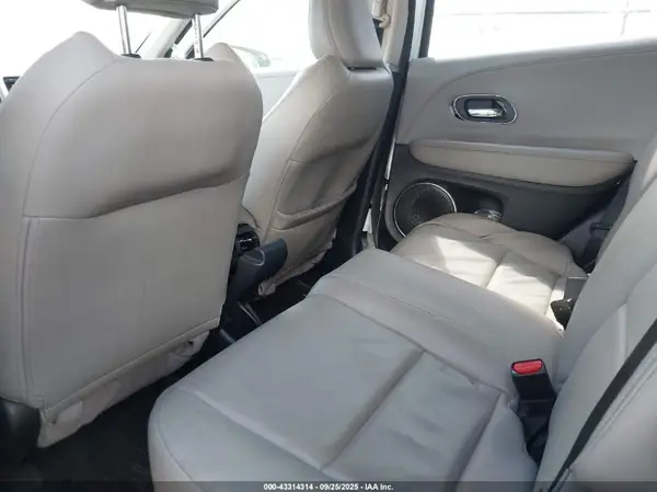 3CZRU5H72KM717844 2019 HONDA HR-V - Image 8