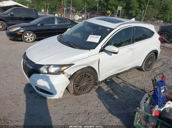3CZRU5H73HM707591 2017 HONDA HR-V - Image 2