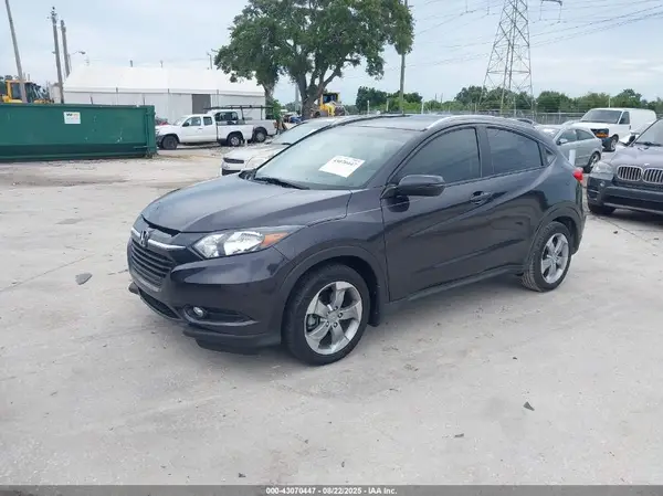 3CZRU5H73HM714895 2017 HONDA HR-V - Image 2