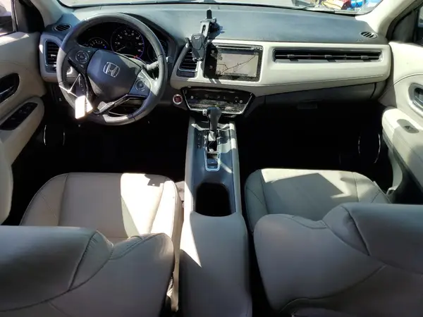3CZRU5H73HM716727 2017 HONDA HR-V - Image 8