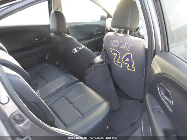 3CZRU5H73HM723158 2017 HONDA HR-V - Image 8