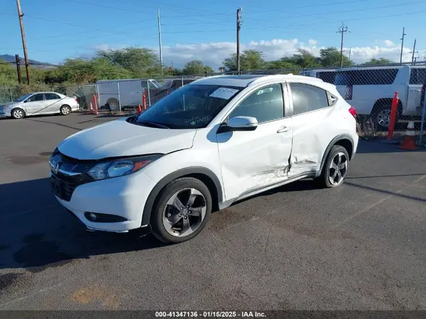 3CZRU5H73JM704258 2018 HONDA HR-V - Image 2