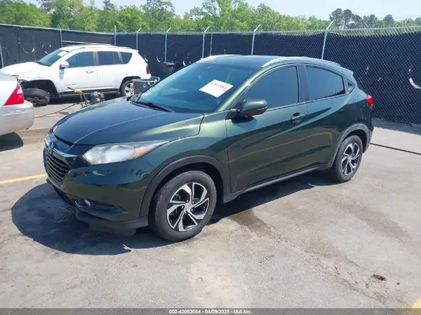 3CZRU5H74HM705705 2017 HONDA HR-V - Image 2