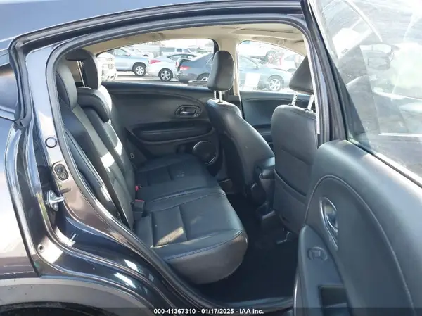 3CZRU5H74HM707468 2017 HONDA HR-V - Image 8