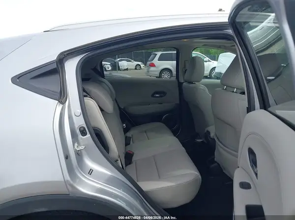 3CZRU5H74HM720138 2017 HONDA HR-V - Image 8