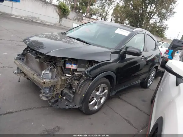 3CZRU5H74HM723265 2017 HONDA HR-V - Image 2