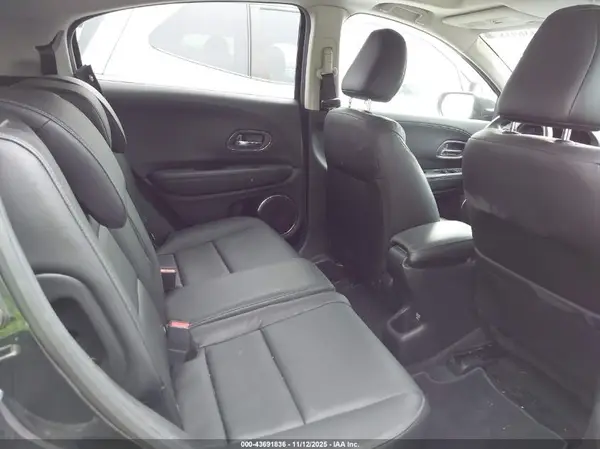 3CZRU5H74HM723265 2017 HONDA HR-V - Image 8