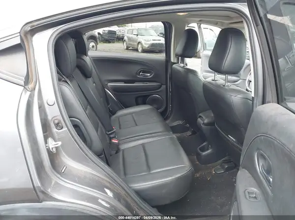 3CZRU5H74HM725517 2017 HONDA HR-V - Image 8