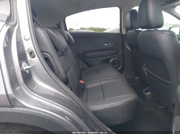 3CZRU5H74HM725534 2017 HONDA HR-V - Image 8