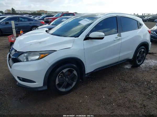 3CZRU5H74JM700994 2018 HONDA HR-V - Image 2