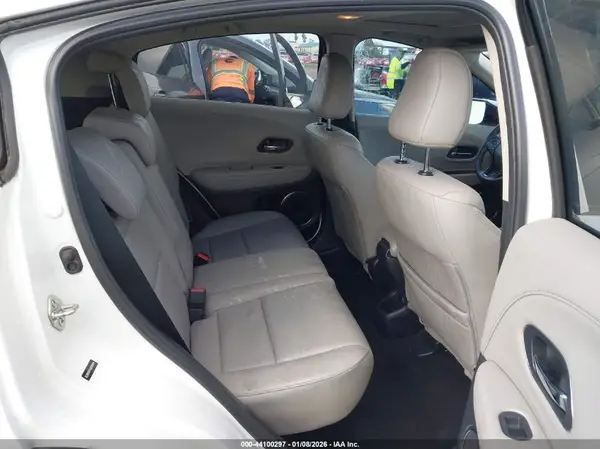 3CZRU5H74JM700994 2018 HONDA HR-V - Image 8