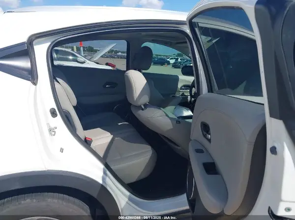 3CZRU5H75HM723940 2017 HONDA HR-V - Image 8