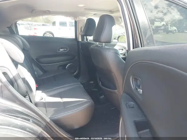 3CZRU5H75HM724926 2017 HONDA HR-V - Image 8