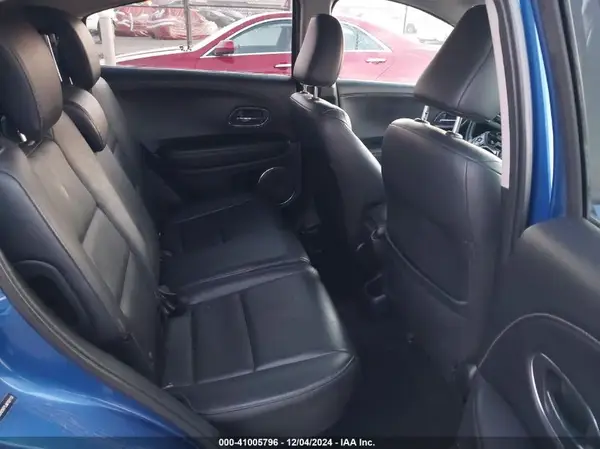 3CZRU5H75JM702110 2018 HONDA HR-V - Image 8