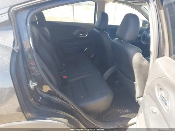 3CZRU5H75JM705895 2018 HONDA HR-V - Image 8