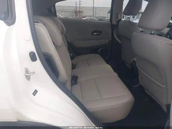 3CZRU5H75JM711244 2018 HONDA HR-V - Image 8