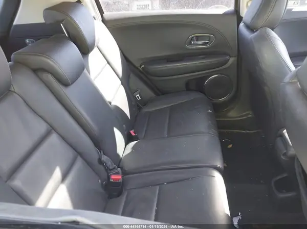 3CZRU5H75KM703968 2019 HONDA HR-V - Image 8