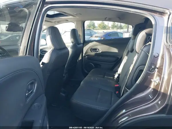 3CZRU5H75KM713688 2019 HONDA HR-V - Image 8