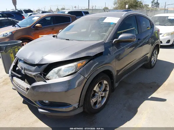 3CZRU5H76HM704782 2017 HONDA HR-V - Image 2