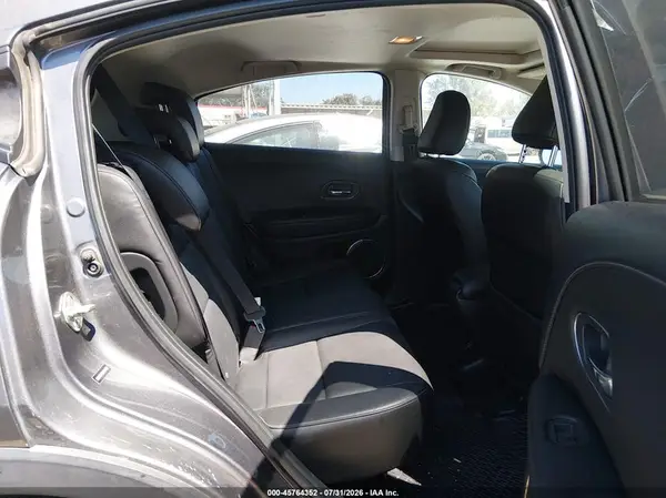 3CZRU5H76HM704782 2017 HONDA HR-V - Image 8