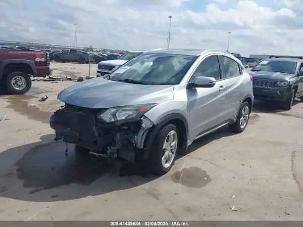 3CZRU5H76HM709044 2017 HONDA HR-V - Image 2