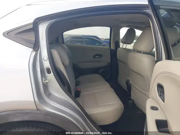3CZRU5H76HM709044 2017 HONDA HR-V - Image 8
