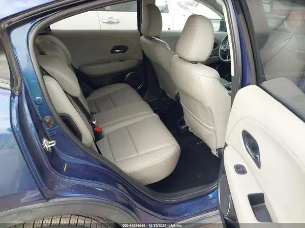 3CZRU5H76HM715426 2017 HONDA HR-V - Image 8