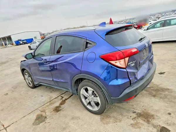 3CZRU5H76HM715457 2017 HONDA HR-V - Image 2