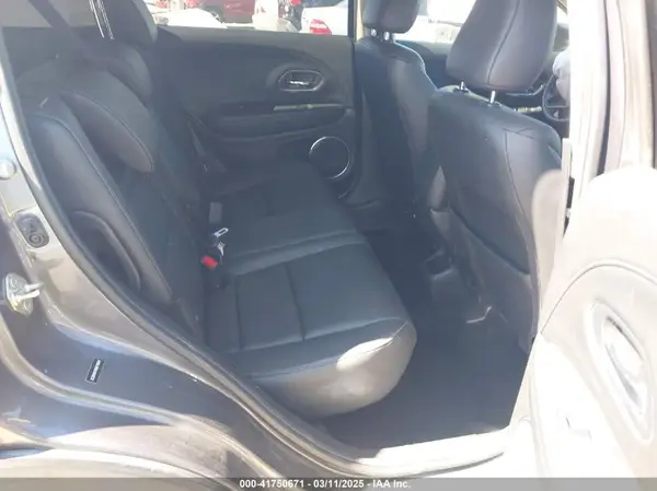 3CZRU5H76HM719864 2017 HONDA HR-V - Image 8