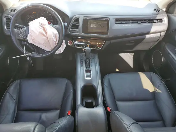 3CZRU5H76JM701905 2018 HONDA HR-V - Image 8
