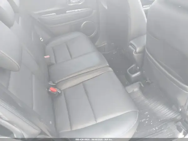 3CZRU5H76KM717653 2019 HONDA HR-V - Image 8