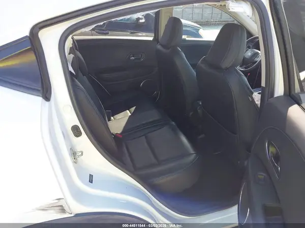 3CZRU5H76KM720147 2019 HONDA HR-V - Image 8