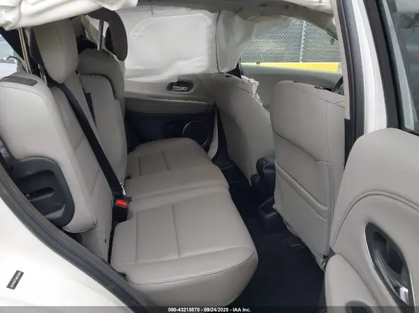3CZRU5H77HM703950 2017 HONDA HR-V - Image 8