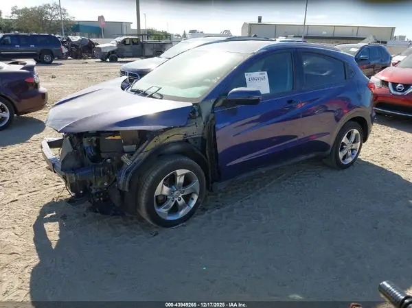 3CZRU5H77HM703978 2017 HONDA HR-V - Image 2