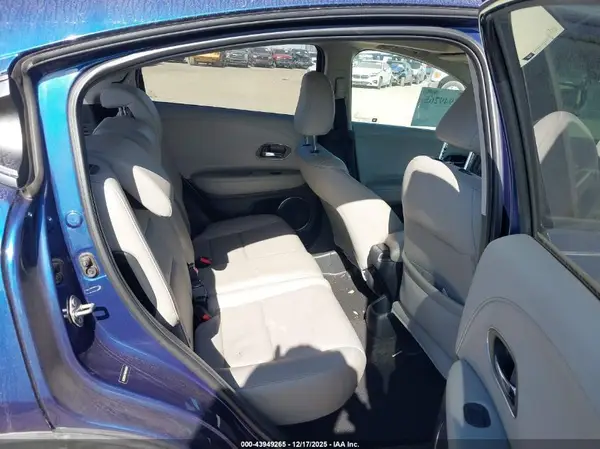 3CZRU5H77HM703978 2017 HONDA HR-V - Image 8