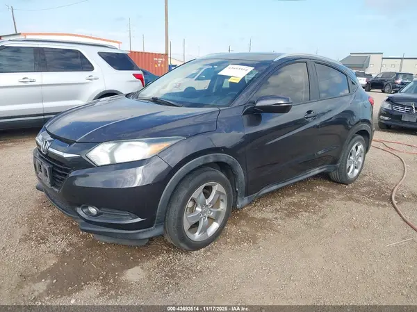 3CZRU5H77HM727472 2017 HONDA HR-V - Image 2