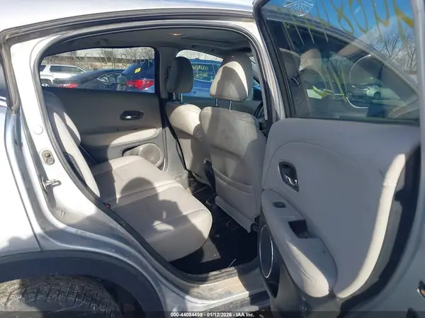 3CZRU5H77HM728542 2017 HONDA HR-V - Image 8