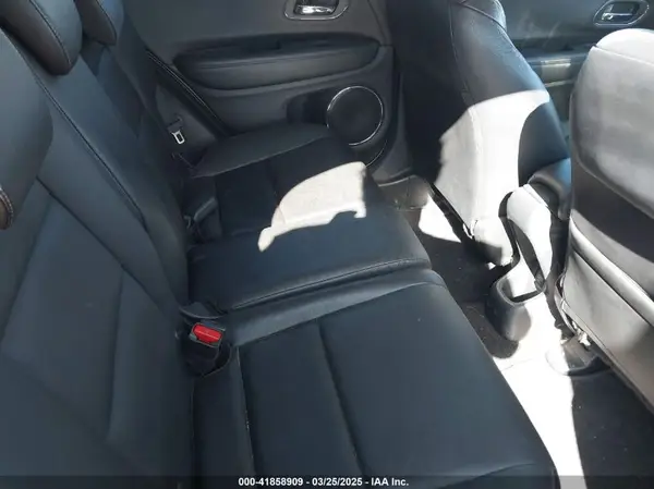 3CZRU5H77JM701993 2018 HONDA HR-V - Image 8