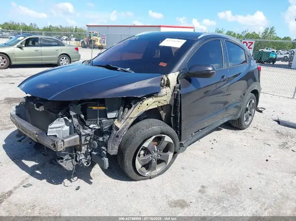 3CZRU5H77JM702030 2018 HONDA HR-V - Image 2